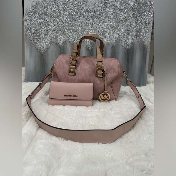 Michael Kors Handbags - Michael Kors Grayson Satchel in Pink With Wallet